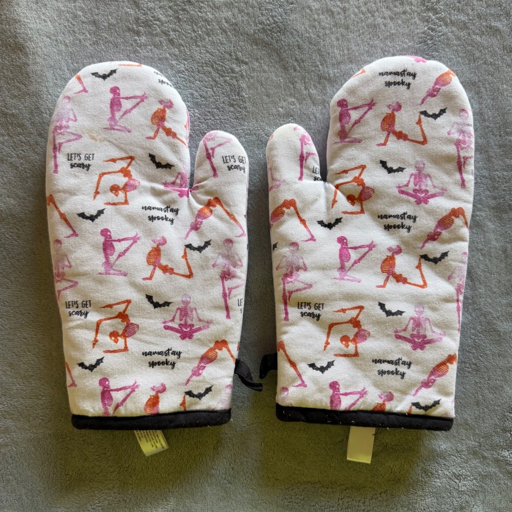 Halloween Yoga Skeleton Oven Mitts Set of 2 Bats Spooky Kitchen Decor - AH1507
